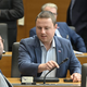 Preverili smo, kateri poslanci govorijo največ, kateri najmanj