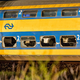 (FOTO) V iztirjenju vlaka na Nizozemskem 30 poškodovanih, številni huje, ena oseba umrla