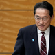 Japonski premier odstavil svojega sina zaradi neprimernega vedenja v uradni rezidenci