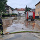 (FOTO) Nevarnost na Koroškem ne pojenja, pred nočjo nameščajo protipoplavne vreče, evakuirani v Dravogradu