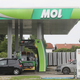 Vlada proti zadržanju izvrševanja uredbe o oblikovanju cen naftnih derivatov, ki sta ga predlagala Mol in Mol&Ina
