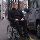 (VIDEO) Invalidi zaradi stavke Fidesa obsojeni na "hišni pripor": Avto je zame večji pripomoček kot proteze
