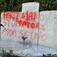 Na predvečer dneva osvoboditve v Italiji oskrunili spomenika partizanom, tudi slovenskim