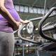 (VIDEO) Fitnes trenerka pokazala, kako je videti v 9. mesecu nosečnosti z dvojčkoma in ljudje so šokirani