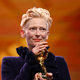 75. Berlinale: Tilda Swinton ob prejemu nagrade ostro nad svetovno politiko