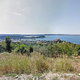 (FOTO) Na atraktivni lokaciji s pogledom na Portorož občina prodaja zazidalno zemljišče. Zakaj je cena tako ugodna?
