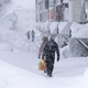 (FOTO in VIDEO) Rekordna količina snega na Kamčatki: Vozila zakopana pod snegom, poročajo tudi o umrlih