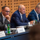 (KOMENTAR) Štirje referendumi, ena politična bitka: Bo ljudstvo postavilo meje tistim, ki jih želijo izbrisati?