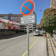 (FOTO) Mariborska občina se je pohvalila, stanovalci pa besnijo: Kdo bo odpravil kaos s taksiji pred UKC?