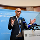 Tadeja Ostrca zapušča še vodja direktorata, glavno vlogo na ministrstvu pa ima mož s črno knjižico. Za koga gre?