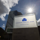 Glavni ekonomist ECB: Inflacija ob skoku cen energije dobi pospešek. Če bo vojna z Iranom trajala ...
