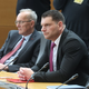 V Resnici komentirajo ministrsko ekipo in spet omenjajo Hojsa