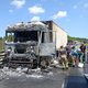 (FOTO) Srhljivi prizori s primorske avtoceste: Zagorela je kabina tovornjaka
