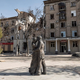 (FOTO) V tem mestu je nekoč živelo 60.000 ljudi. Zdaj izginja pod ruskimi bombami