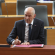 Janševi ministri pod drobnogledom: Od kontroverznega hišnega odvetnika SDS do izganjalca ideologije iz šolskih učilnic