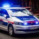Nočna vožnja se je končala tragično, avto silovito trčil v drog
