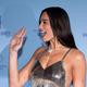 (FOTO) Dua Lipa v Cannesu ukradla vse poglede v izjemno drzni mini obleki