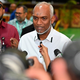 Na Maldivih zaradi vprašanj o predsednikovi aferi v zapor poslali novinarja