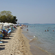 Tragedija v Grčiji: Na priljubljeni plaži iz vode potegnili nezavestno srbsko turistko
