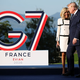 (FOTO in VIDEO) Vsi govorijo o tej potezi Trumpa do Brigitte Macron: Strokovnjak je razkril, kaj ji je šepnil