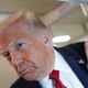 Trump zavrnil pozive Teherana k odmrznitvi iranskih sredstev