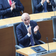 (POGLED) Kolumna Vesne V. Godina: Janša mora dokončati delo, ki še ni končano