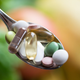 Ali dodatki za 'močne' kosti sploh delujejo? Resnica o vitaminih
