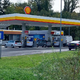Shell preuredil prve bencinske črpalke