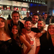 Zvezdniki Barcelone na zabavi v družbi slovite kolumbijske filmske lepotice