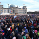 Stotisoči na ulicah; Steinmeier pozval k zvezi vseh demokratov