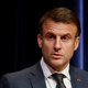 Macron ne bo pregnal prodajalcev knjig