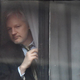 Julian Assange, človek, ki ga ubijajo pred našimi očmi