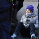 Švedska policija Greto Thunberg odvekla izpred parlamenta