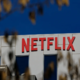 Netflix za 62 milijard evrov kupil Warner Bros