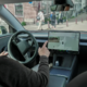 Zakaj vam je v električnem avtomobilu lahko slabo