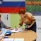 Koliko milijonov nas stane referendum in koliko so plačani ljudje na voliščih?