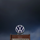 VW z milijardno izgubo in novimi rezi
