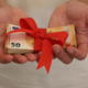 Ustavno sodišče razsodilo: zimski regres je delno neustaven