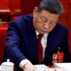 Xi opustil diskretnost in zahteval odpravo blokade