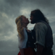 TV namig: Margot Robbie in Jacob Elordi v strastnem objemu