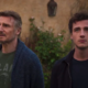 TV namig: Neeson &amp;amp; sin d.o.o.: Popravljamo hiše in uničene odnose