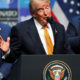 Trump: ZDA bodo prevzele Hormuško ožino in pobirale plačila