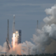 Kitajska prvič uspešno pristala z raketo za večkratno uporabo