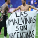 Fifa kaznovala Argentino zaradi transparenta na tekmi z Anglijo