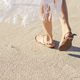 To so najlepši minimalistični sandali tega poletja