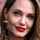 Zdravnik razkril skrivnost 'večne mladosti' Angeline Jolie | Zadovoljna.si
