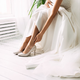 Poročni čevlji 2024: sledite trendom in eleganci | Zadovoljna.si