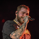 Post Malone se je zaročil: kdo je izbranka, ki mu je ukradla srce?