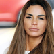 Katie Price: Fotografija 13-letne hčerke razburja, je to res primerno?
