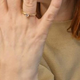 Po 14 letih zveze znana Slovenka končno s prstanom